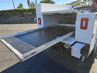 2018 Chevrolet Comm 2500 work truck,Utility,6.0L Gas,Air Compressor,  Power inverter,pull out bed tray! - Photo 3 - Santa Ana, CA 92703