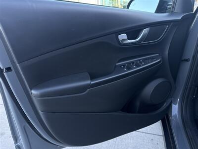 2023 Hyundai KONA Electric SEL   - Photo 7 - Stanton, CA 90680