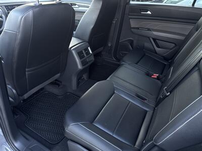 2021 Volkswagen Atlas Cross Sport V6 SE R-Line   - Photo 9 - Stanton, CA 90680