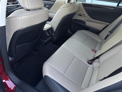 2019 Lexus ES   - Photo 9 - Stanton, CA 90680