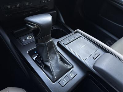 2019 Lexus ES   - Photo 15 - Stanton, CA 90680