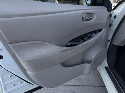 2012 Nissan LEAF SL   - Photo 7 - Stanton, CA 90680