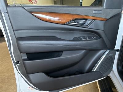 2020 Cadillac Escalade ESV Premium Luxury   - Photo 9 - Orange, CA 92867