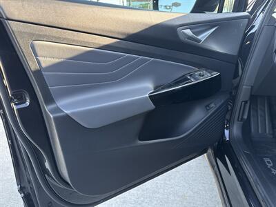 2023 Volkswagen ID.4 Pro S   - Photo 7 - Stanton, CA 90680