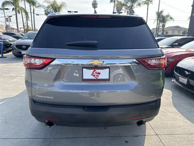 2020 Chevrolet Traverse LT Cloth   - Photo 5 - Stanton, CA 90680