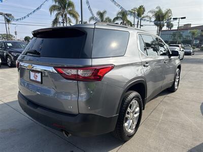 2020 Chevrolet Traverse LT Cloth   - Photo 4 - Stanton, CA 90680