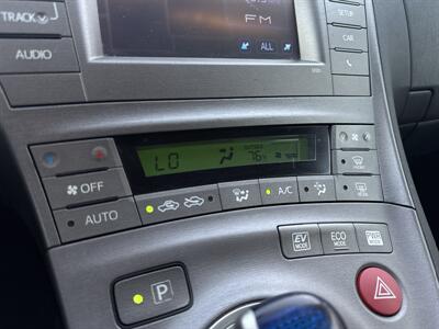 2014 Toyota Prius Three   - Photo 14 - Stanton, CA 90680