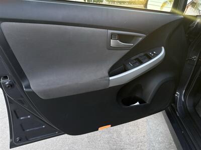 2014 Toyota Prius Three   - Photo 7 - Stanton, CA 90680