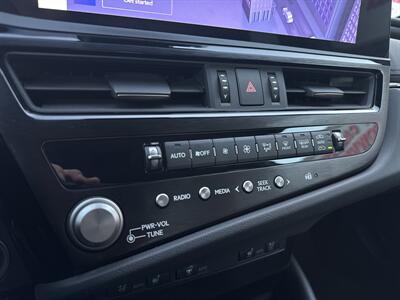 2023 Lexus ES 300h   - Photo 14 - Stanton, CA 90680