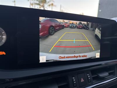 2023 Lexus ES 300h   - Photo 18 - Stanton, CA 90680