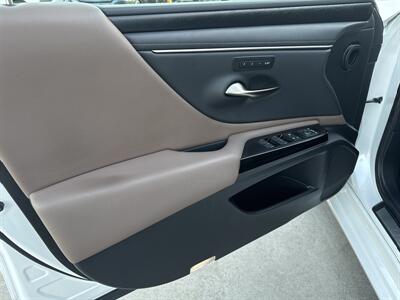 2023 Lexus ES 300h   - Photo 7 - Stanton, CA 90680
