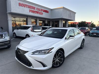 2023 Lexus ES 300h Sedan