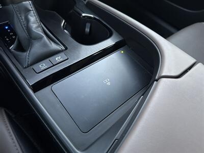 2023 Lexus ES 300h   - Photo 16 - Stanton, CA 90680