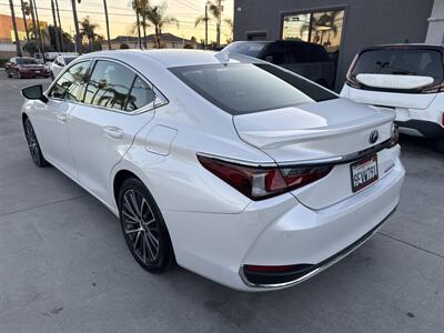 2023 Lexus ES 300h   - Photo 6 - Stanton, CA 90680