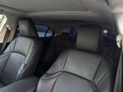 2020 Lexus ES 300h - Photo 11 - Stanton, CA 90680