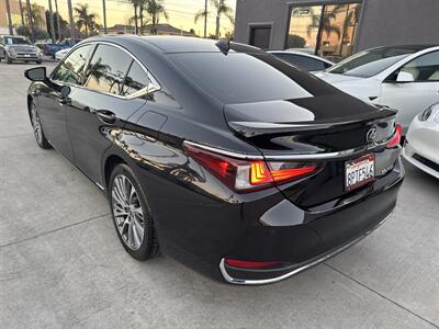 2020 Lexus ES 300h - Photo 6 - Stanton, CA 90680