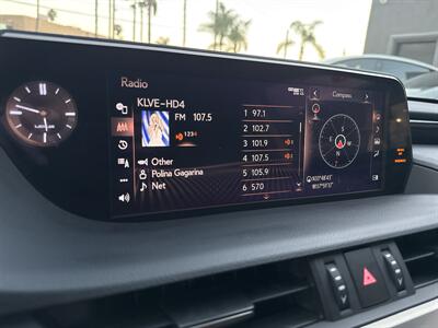2020 Lexus ES 300h - Photo 13 - Stanton, CA 90680