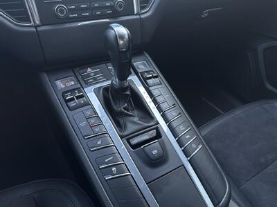 2018 Porsche Macan - Photo 15 - Stanton, CA 90680