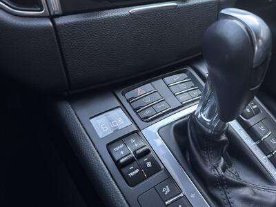 2018 Porsche Macan - Photo 14 - Stanton, CA 90680