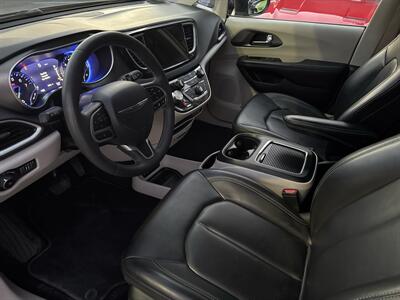 2023 Chrysler Pacifica Touring L   - Photo 8 - Stanton, CA 90680