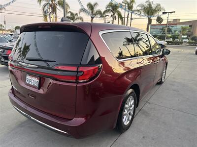 2023 Chrysler Pacifica Touring L   - Photo 4 - Stanton, CA 90680