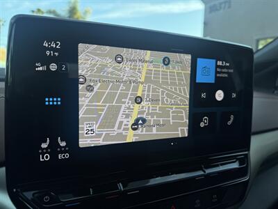 2023 Volkswagen ID.4 Pro   - Photo 15 - Stanton, CA 90680