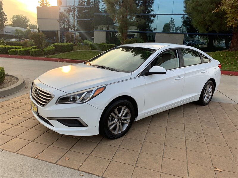 2017 Hyundai SONATA SE  
