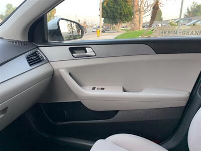 2017 Hyundai SONATA SE   - Photo 23 - Glendora, CA 91740