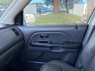 2004 Honda Pilot EX-L   - Photo 26 - Glendora, CA 91740