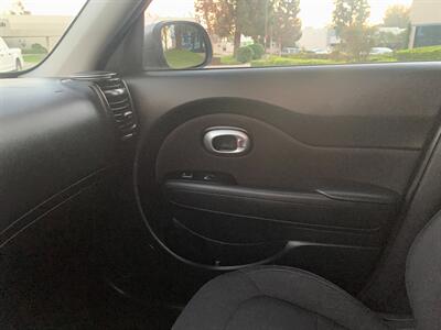 2017 Kia Soul   - Photo 22 - Glendora, CA 91740