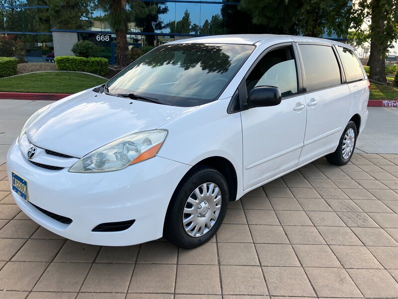 2009 Toyota Sienna LE 8-Passenger   - Photo 1 - Glendora, CA 91740