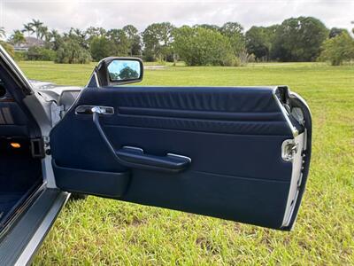 1988 Mercedes-Benz 560 SL   - Photo 27 - Boca Raton, FL 33432