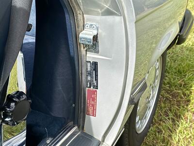 1988 Mercedes-Benz 560 SL   - Photo 32 - Boca Raton, FL 33432