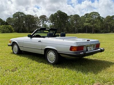 1988 Mercedes-Benz 560 SL   - Photo 10 - Boca Raton, FL 33432