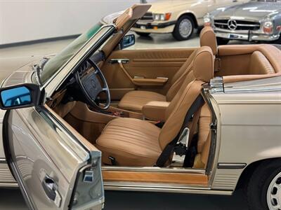 1986 Mercedes-Benz 560 SL   - Photo 14 - Boca Raton, FL 33432