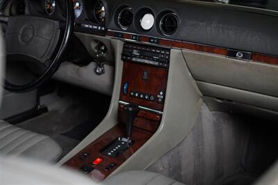1987 Mercedes-Benz 560 SL - Photo 57 - Boca Raton, FL 33432