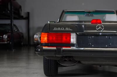 1987 Mercedes-Benz 560 SL - Photo 28 - Boca Raton, FL 33432