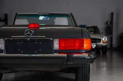 1987 Mercedes-Benz 560 SL - Photo 29 - Boca Raton, FL 33432