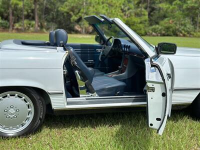 1988 Mercedes-Benz 560 SL   - Photo 22 - Boca Raton, FL 33432