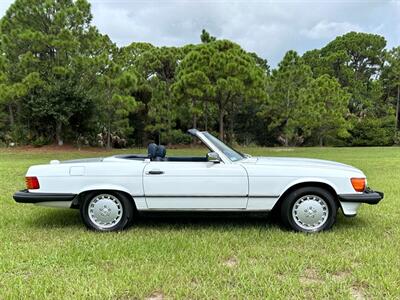 1988 Mercedes-Benz 560 SL   - Photo 2 - Boca Raton, FL 33432