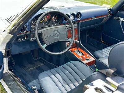 1988 Mercedes-Benz 560 SL   - Photo 19 - Boca Raton, FL 33432