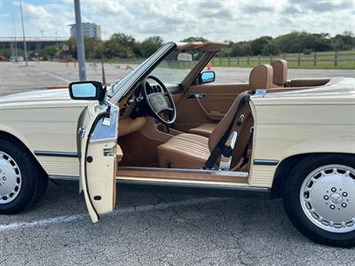 1987 Mercedes-Benz 560 SL   - Photo 14 - Boca Raton, FL 33432