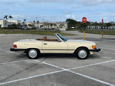 1987 Mercedes-Benz 560 SL   - Photo 2 - Boca Raton, FL 33432