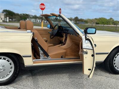 1987 Mercedes-Benz 560 SL   - Photo 21 - Boca Raton, FL 33432