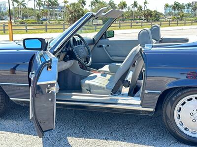 1988 Mercedes-Benz 560 SL   - Photo 15 - Boca Raton, FL 33432