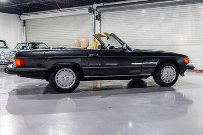1989 Mercedes-Benz 560 SL   - Photo 3 - Boca Raton, FL 33432