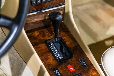 1989 Mercedes-Benz 560 SL   - Photo 24 - Boca Raton, FL 33432