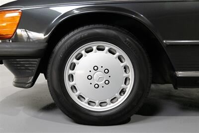 1989 Mercedes-Benz 560 SL   - Photo 12 - Boca Raton, FL 33432