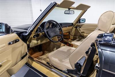 1989 Mercedes-Benz 560 SL   - Photo 16 - Boca Raton, FL 33432