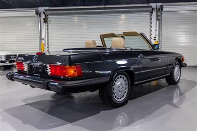 1989 Mercedes-Benz 560 SL   - Photo 15 - Boca Raton, FL 33432